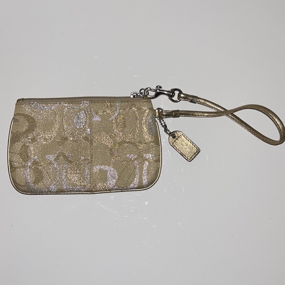 (3 for $100) Coach Optic C Wristlet - Picture 5 of 9